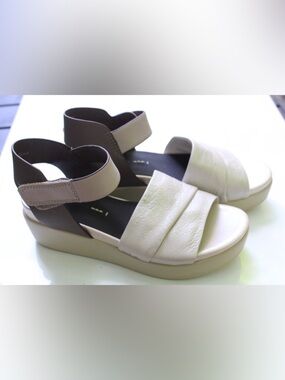 Naked feet wedge sandals